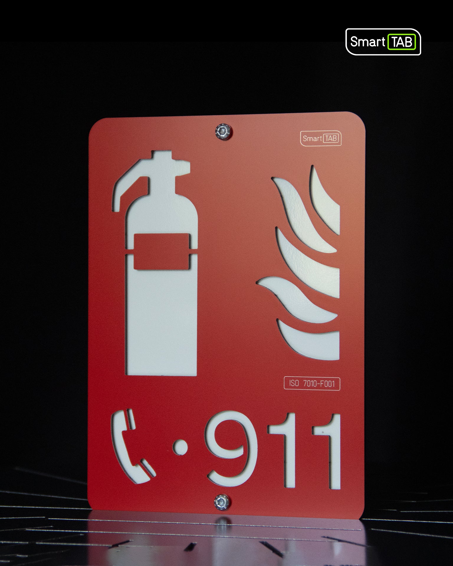 Premium safety sign “Fire Extinguisher” ISO 7010 F001 – CNC-Milled Aluminum Composite with Photoluminescent Effect