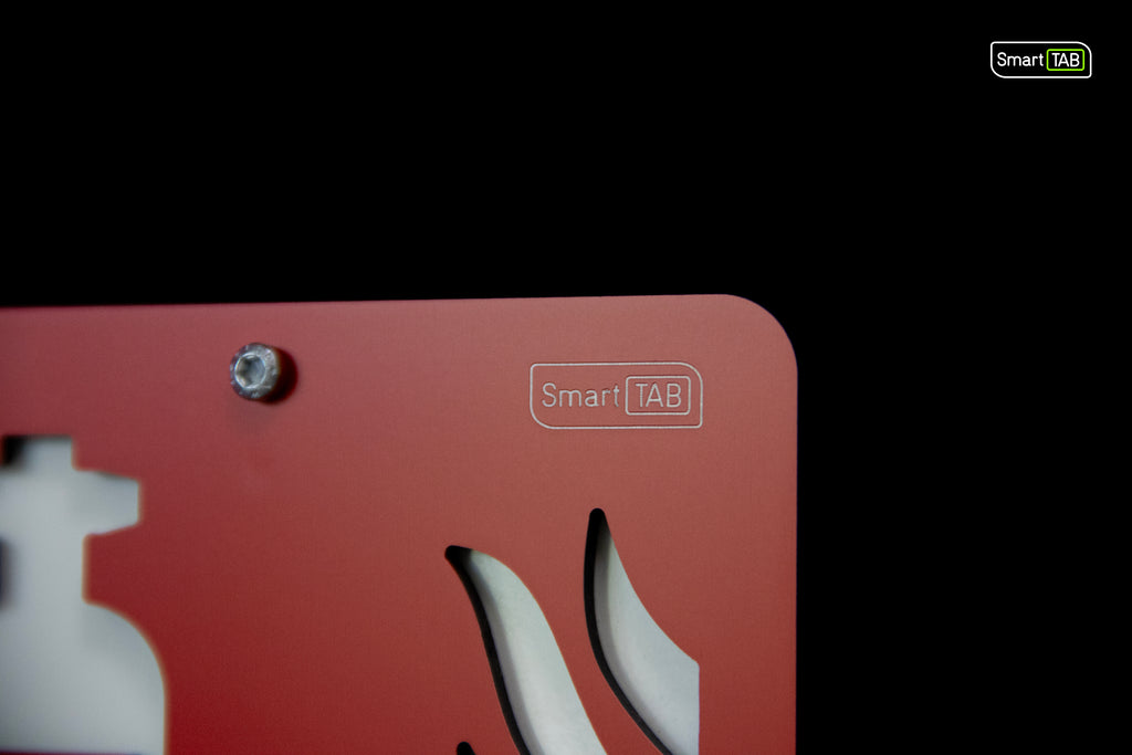 Premium safety sign “Fire Extinguisher” ISO 7010 F001 – CNC-Milled Aluminum Composite with Photoluminescent Effect