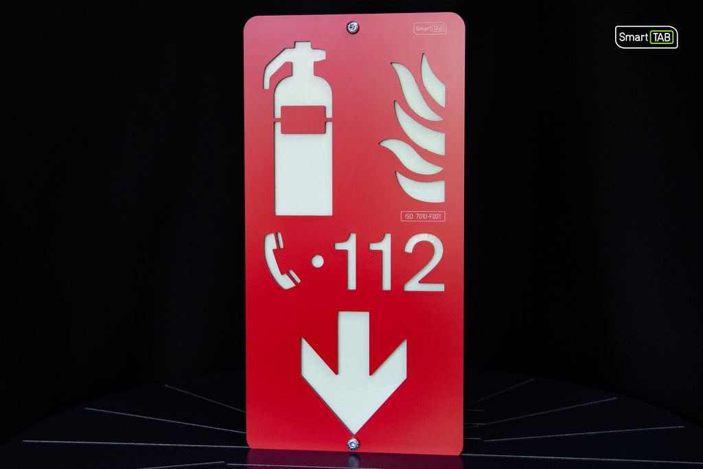 Premium safety sign “Fire Extinguisher” ISO 7010 F001 – CNC-Milled Aluminum Composite with Photoluminescent Effect