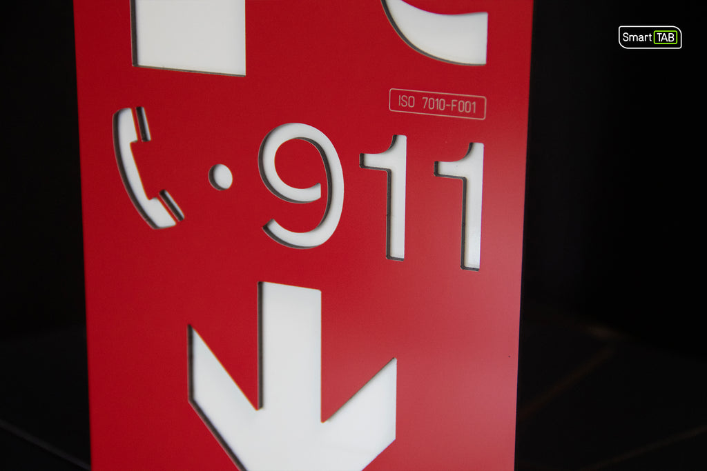Premium safety sign “Fire Extinguisher” ISO 7010 F001 – CNC-Milled Aluminum Composite with Photoluminescent Effect