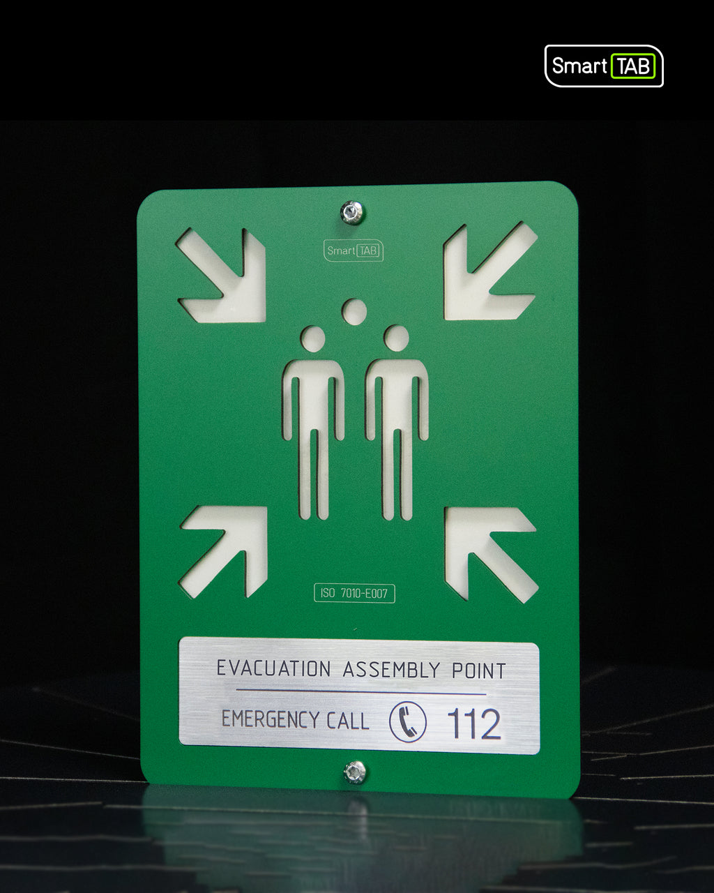 Premium safety sign “Evacuation Assembly Point” ISO 7010 E007 – CNC-Milled Aluminum Composite with Photoluminescent Effect