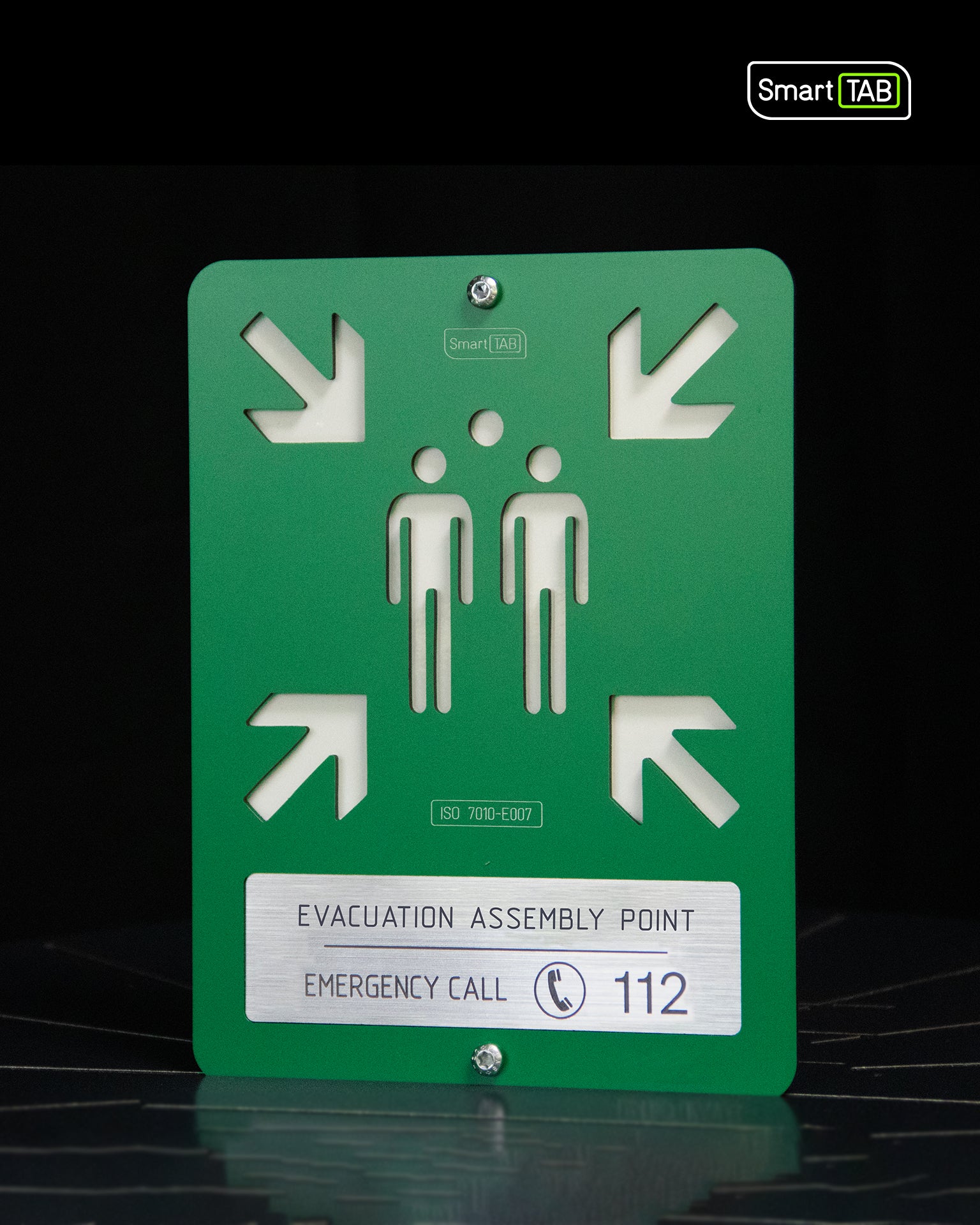 Premium safety sign “Evacuation Assembly Point” ISO 7010 E007 – CNC-Milled Aluminum Composite with Photoluminescent Effect
