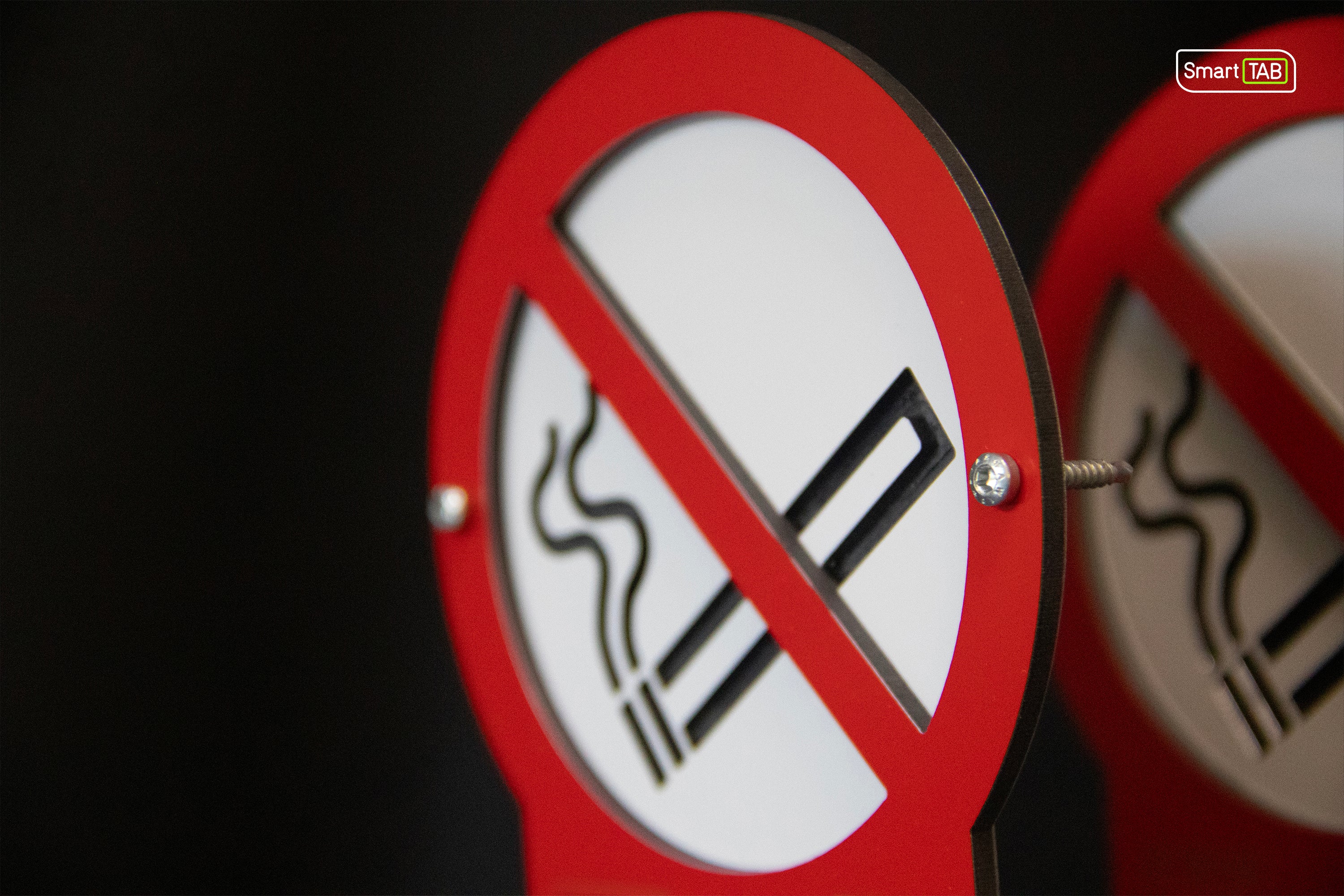 Premium safety sign “No Smoking” ISO 7010 P002 – CNC-Milled Aluminum Composite