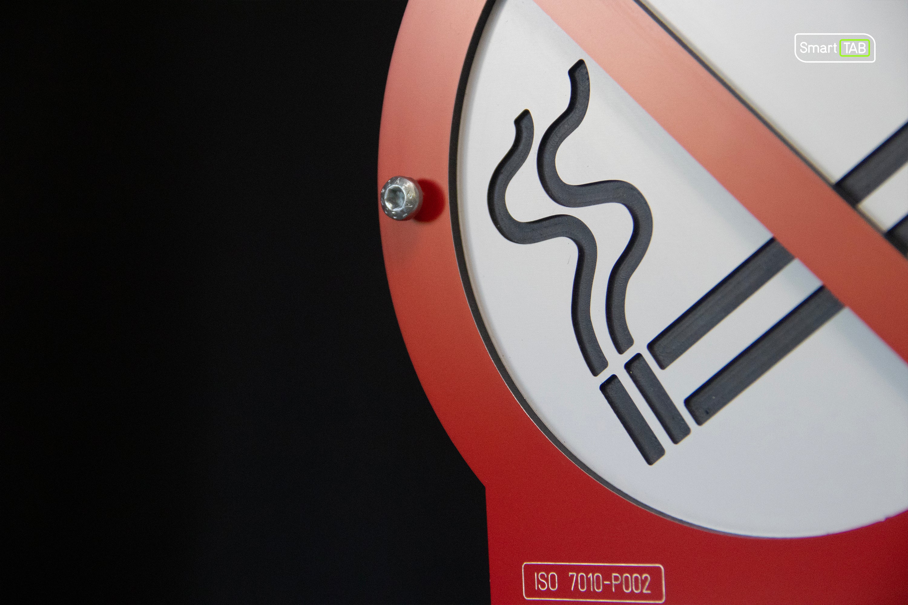 Premium safety sign “No Smoking” ISO 7010 P002 – CNC-Milled Aluminum Composite