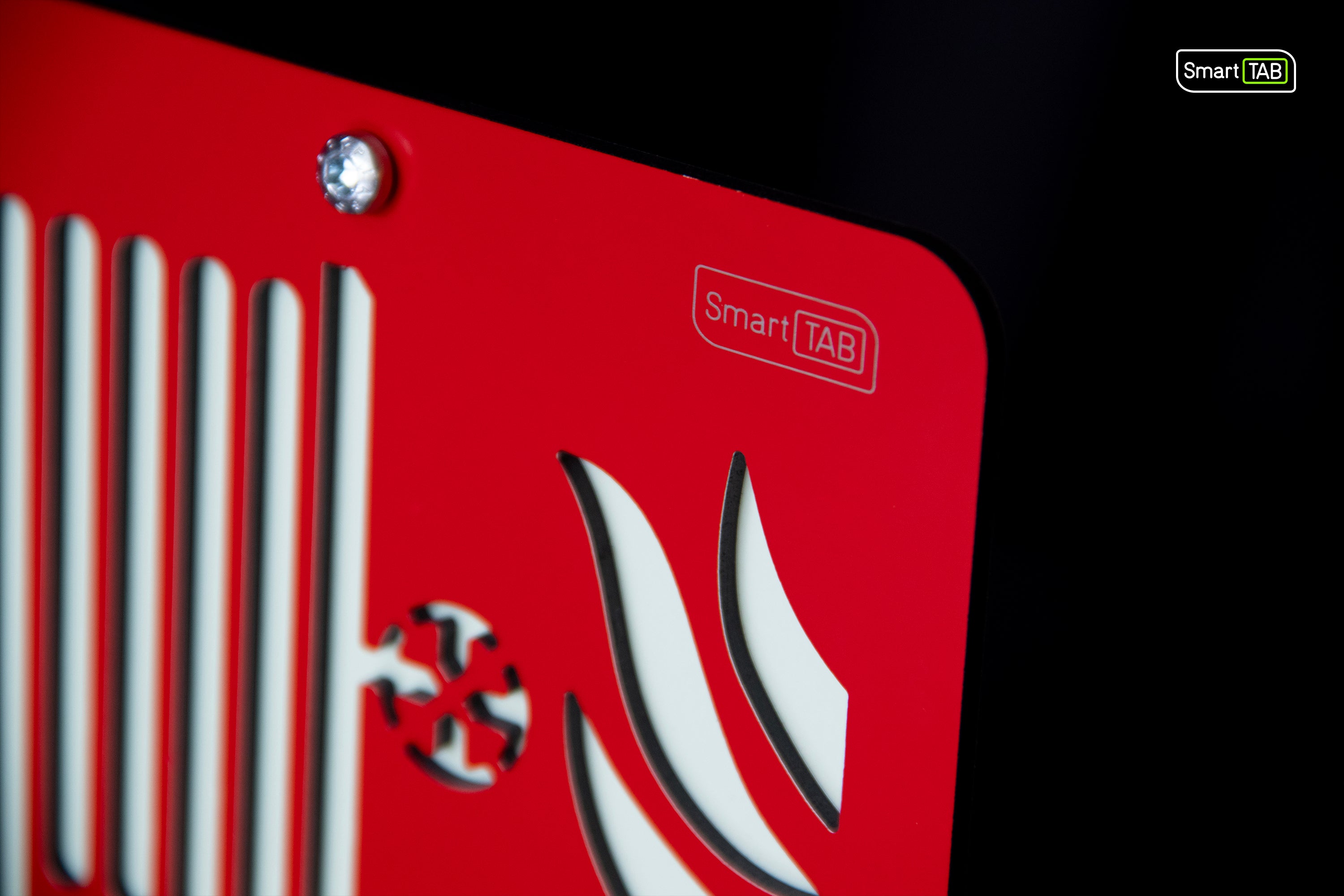 Premium safety sign “Fire Hose Reel” ISO 7010 F002 – CNC-Milled Aluminum Composite with Photoluminescent Effect