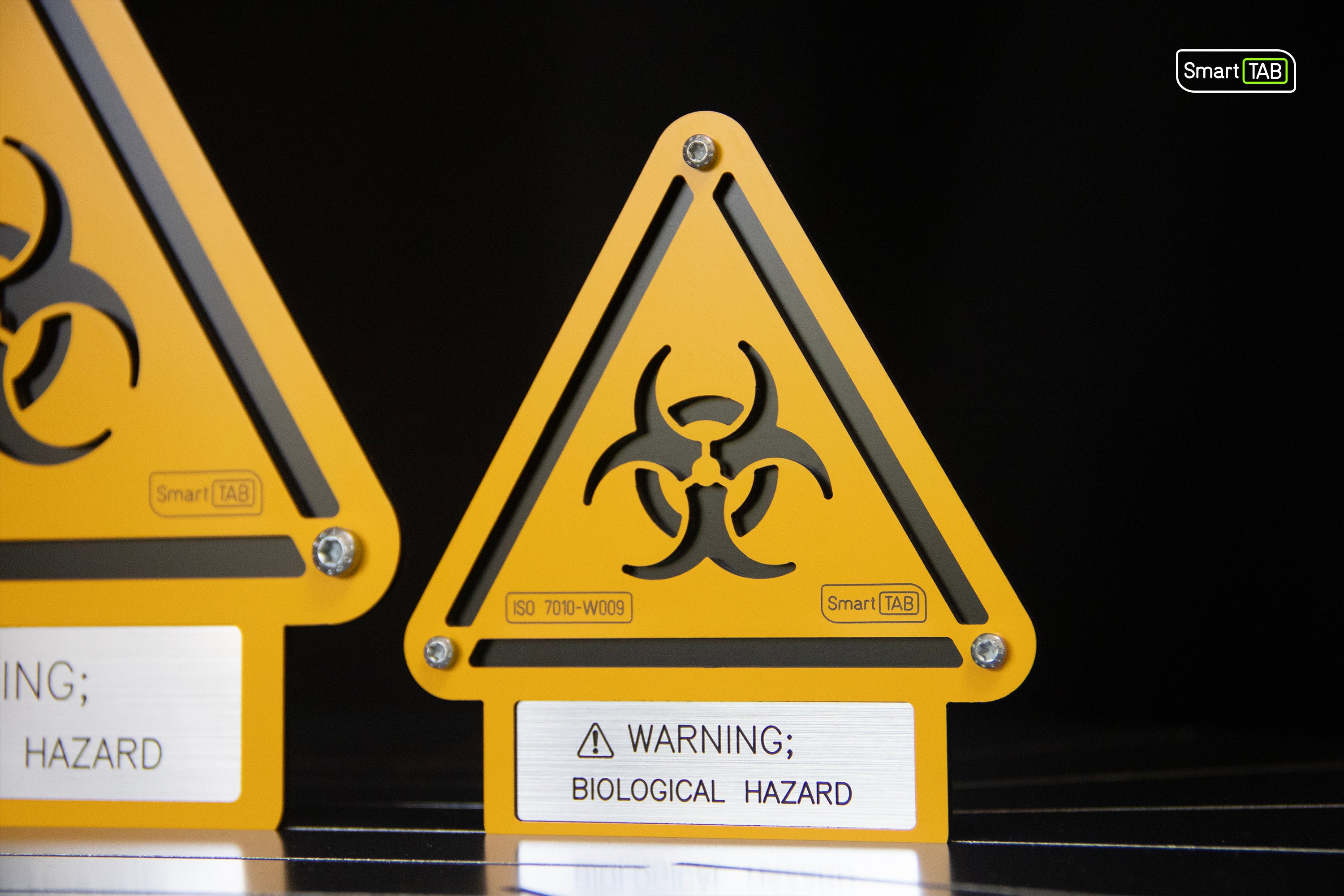 Premium safety sign “Biological Hazard” ISO 7010 W009 – CNC-Milled Aluminum Composite