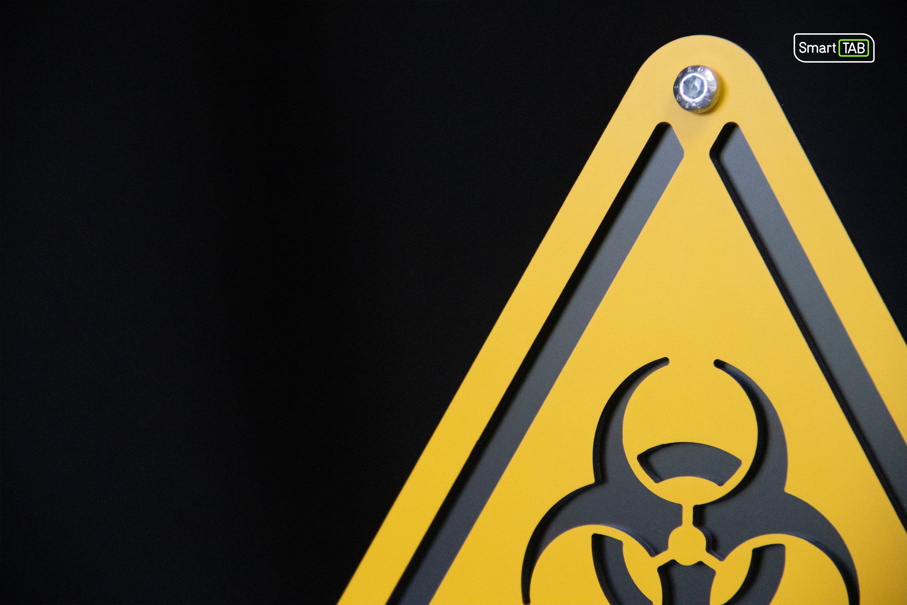 Premium safety sign “Biological Hazard” ISO 7010 W009 – CNC-Milled Aluminum Composite