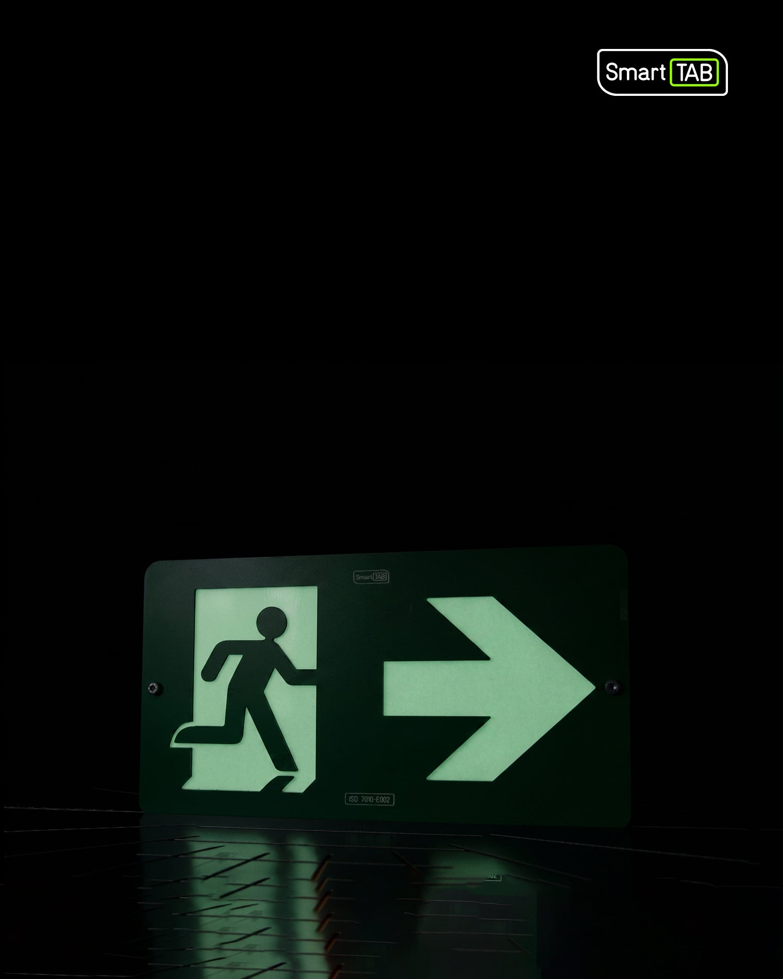 Premium safety sign “Emergency Exit” ISO 7010 E001/E002 – CNC-Milled Aluminum Composite with Photoluminescent Effect