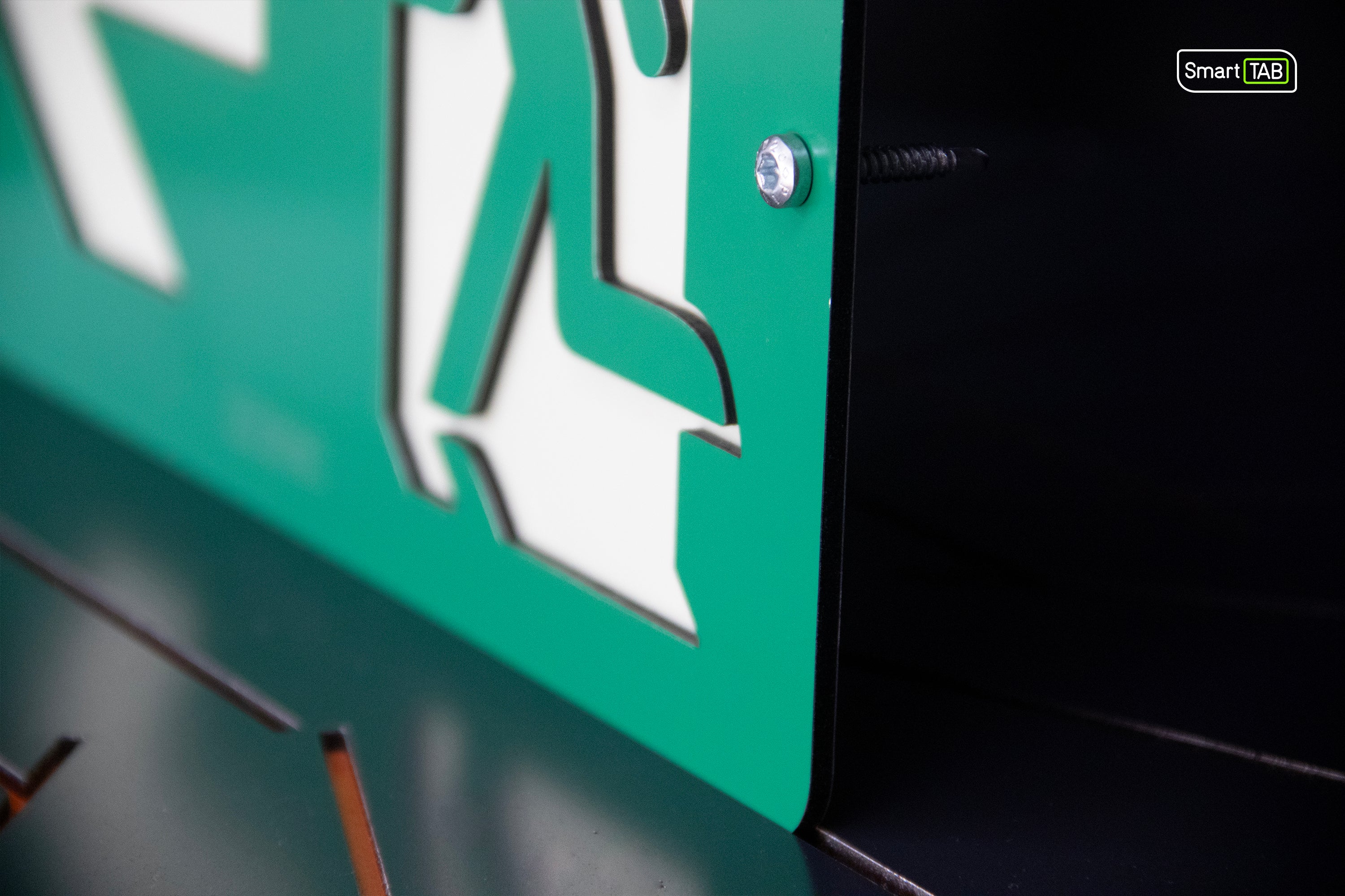 Premium safety sign “Emergency Exit” ISO 7010 E001/E002 – CNC-Milled Aluminum Composite with Photoluminescent Effect