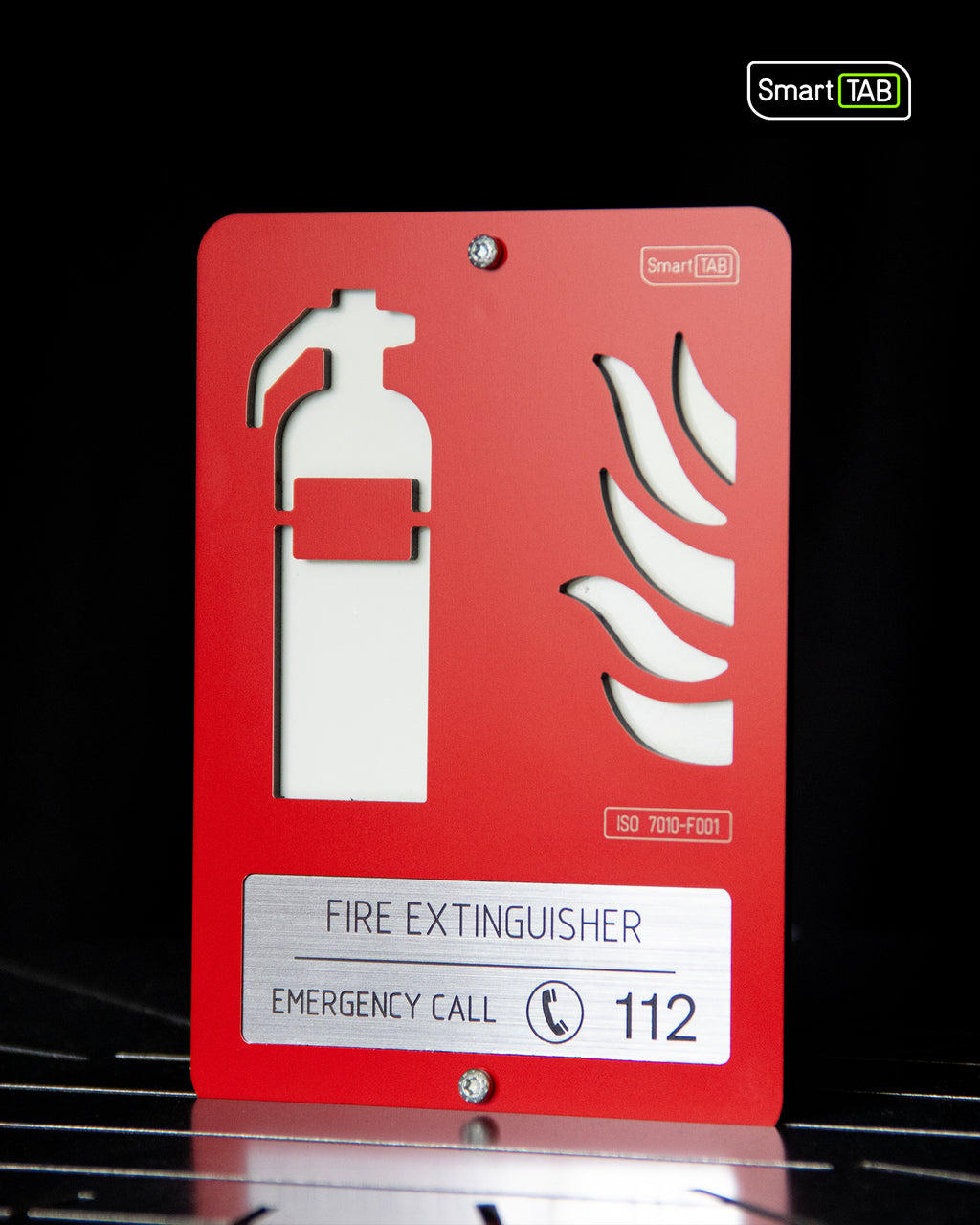 Premium safety sign “Fire Extinguisher” ISO 7010 F001 – CNC-Milled Aluminum Composite with Photoluminescent Effect