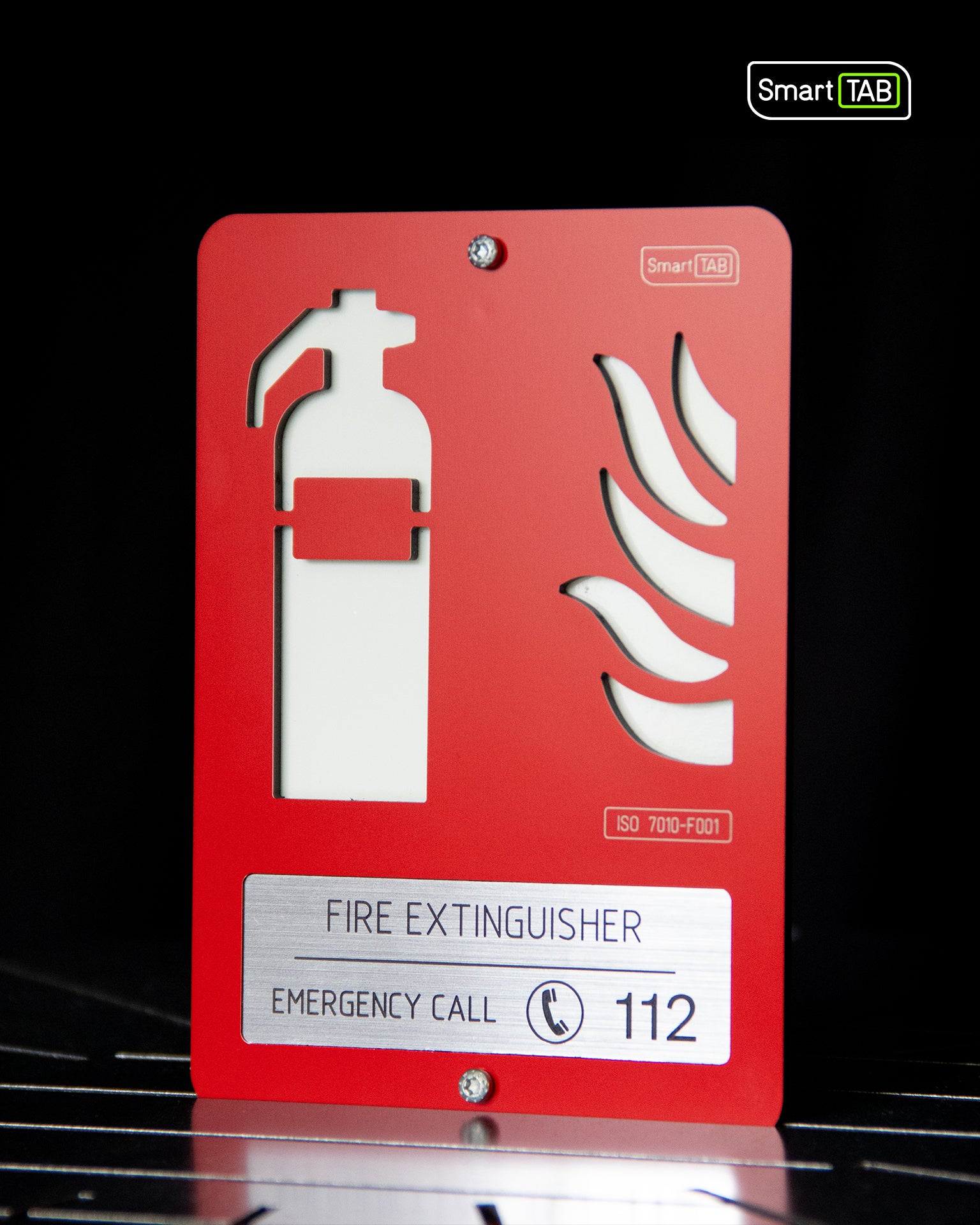 Premium safety sign “Fire Extinguisher” ISO 7010 F001 – CNC-Milled Aluminum Composite with Photoluminescent Effect