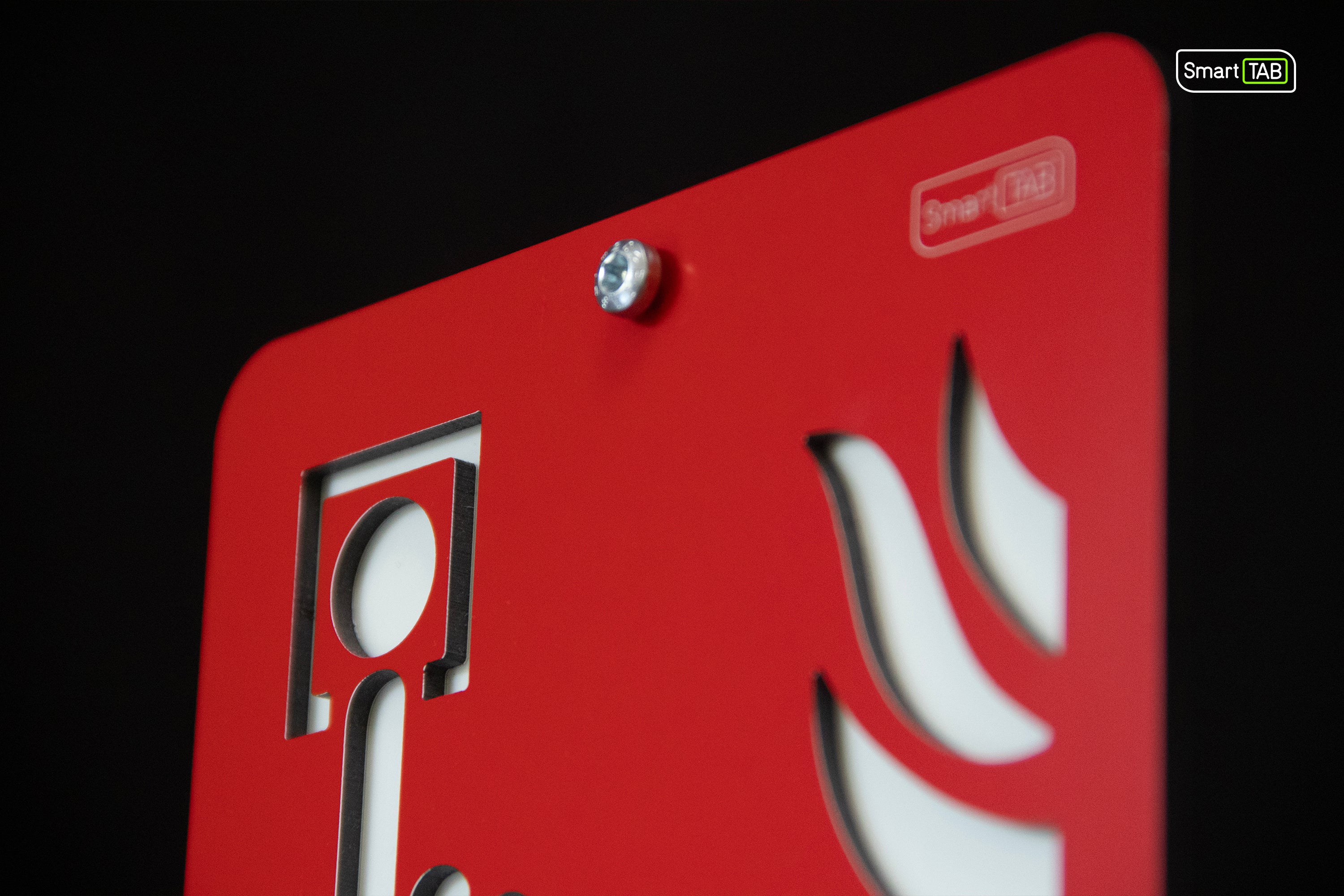 Premium safety sign “Fire Alarm Call Point” ISO 7010 F005 – CNC-Milled Aluminum Composite with Photoluminescent Effect