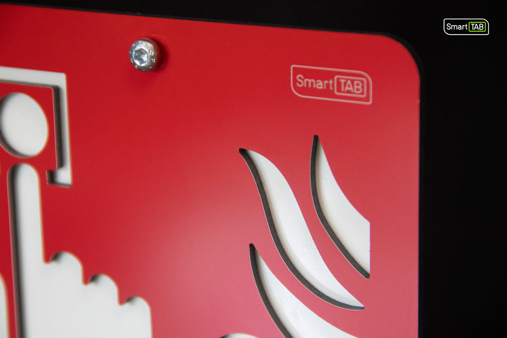 Premium safety sign “Fire Alarm Call Point” ISO 7010 F005 – CNC-Milled Aluminum Composite with Photoluminescent Effect